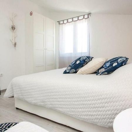 Apartmani Riva Rogoznica  Exterior foto
